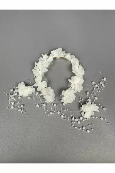 Corona da sposa bianca dopo il parto