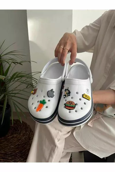 كامل العظام الصليب النعال طبيب ممرضة يوميا (يتم إرسال 1 قطعة زخرفة على ذلك)