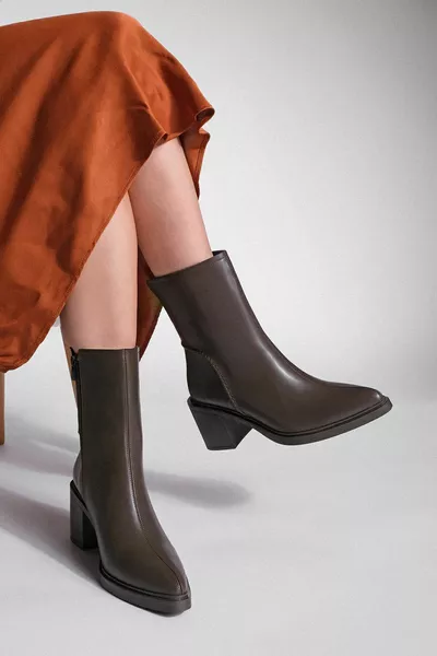 Women's Side Zipper Stitching Detailed Casual Heeled Boots Lakos Brown