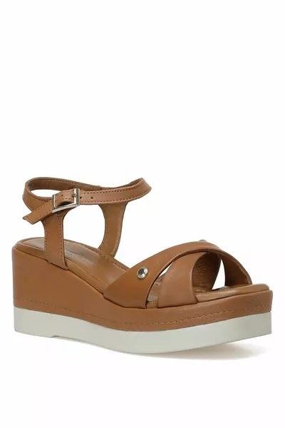 Gage 3fx صنادل نسائية مبطنة بكعب كعب