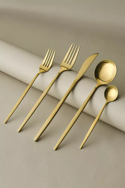 طقم أدوات مائدة أورايون مات ذهبي للشخص الواحد (شوكة وملعقة وسكين)