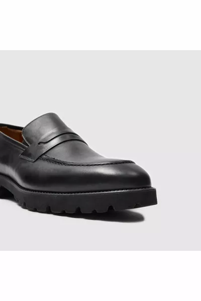 Мужская классическая повседневная обувь []