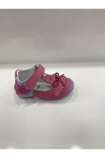 Sehr leichtes sehr bequemes vollorthopädisches vollorthopädisches Kinderschuhwerk für den ersten Schritt