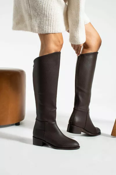 ДАМСКИ КОЖЕНИ БОТУШИ ЗА КАФЕ С ЦИПОВЕ НА ГЪРБА