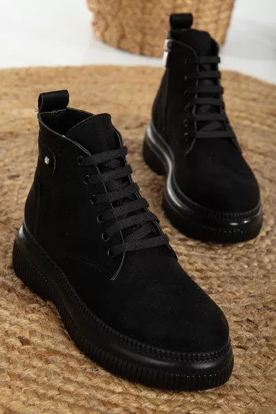 أحذية نسائية من جلد الغزال مستقيم