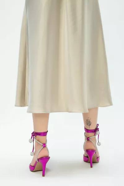 صنادل نباتية بكعب عال Bn Ayk نسائية 