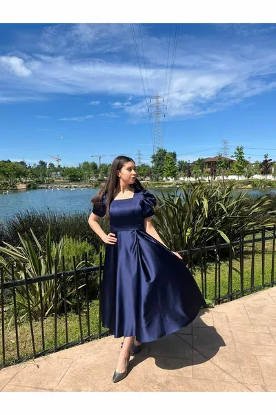 الأزرق الداكن الساتان أنيقة مساء اللباس