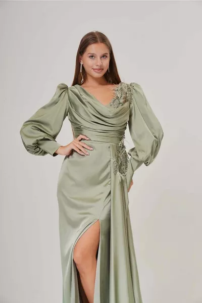 Çağla Karpuz Kol Drape Yaka Kuyruk Detaylı Uzun Saten Abiye Elbise 