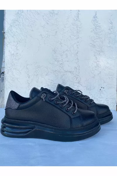 Женские кроссовки