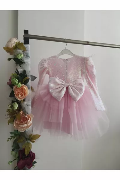 فستان طويل للبنات بطبقات وتنورة متعددة وكتفين مزينين بالفراء