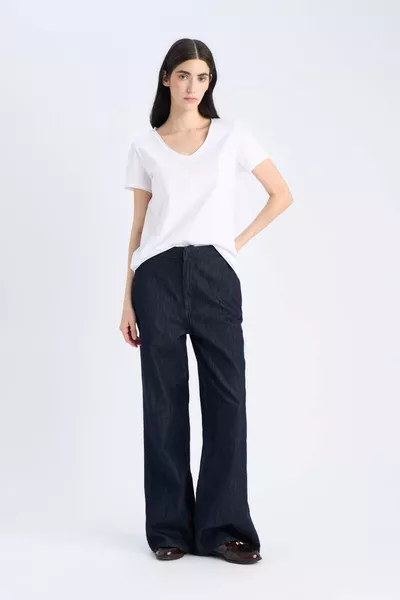 V Yaka Basic Relax Fit Kısa Kollu % Pamuk Tişört SP