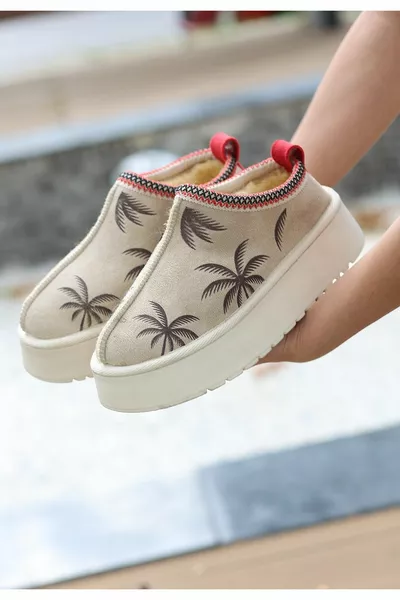 Мутно-бежевые замшевые сапоги