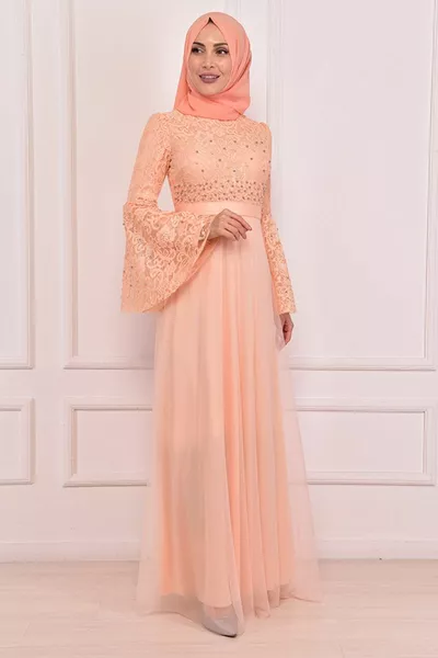 Abendkleid aus Spitze mit Steindetail Lachs 