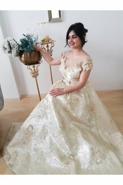 Дамски крем годежна вечерна рокля