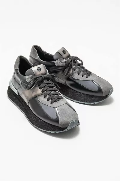 أحذية رياضية رجالية سوداء