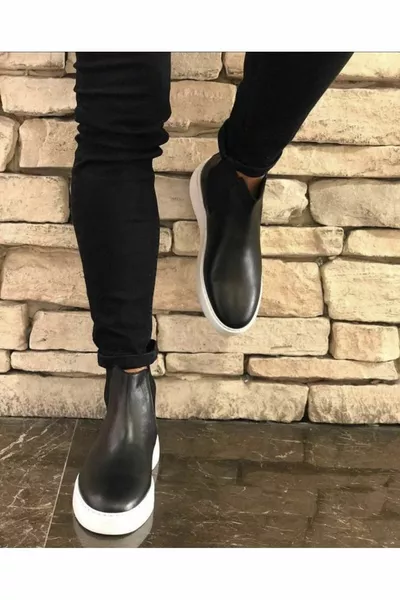 أحذية رياضية جلدية