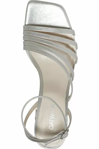 صندل بكعب عال