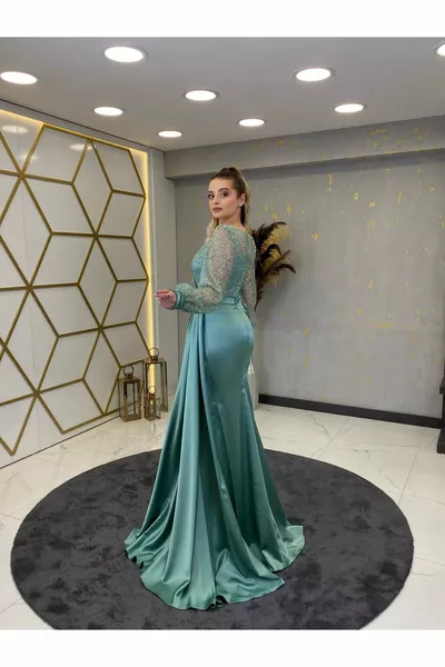 Robe de soirée drapée en satin sude menthe