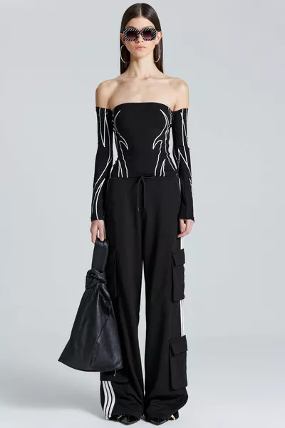  مادونا طوق بلوزة مخططة بالأبيض والأسود