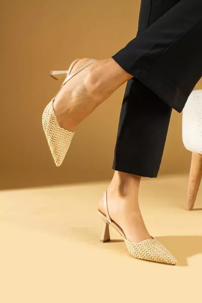 Gasha Dames Stiletto Back Strap Hakken Tapijt Patroon Geweven Huid