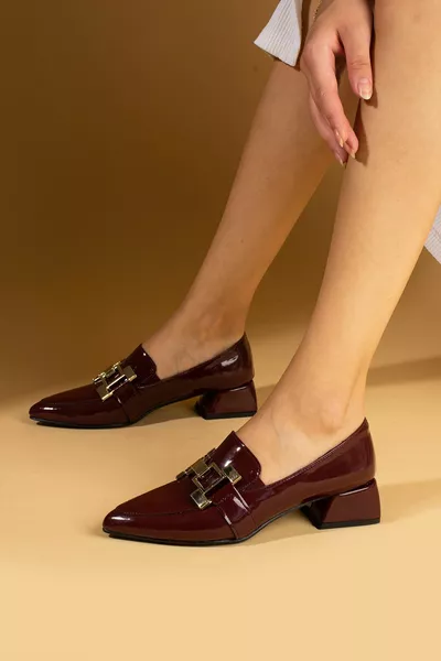 المرأة بورجوندي براءات الاختراع الجلود مشبك أنيق الكعب الكلاسيكي