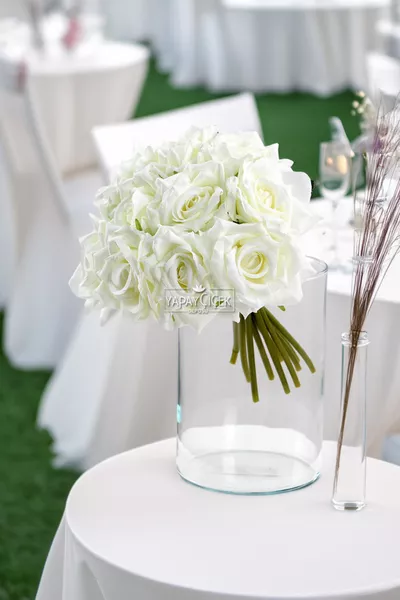 лу Люкс Букет от рози  Cm Бял