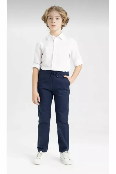 Jungen Standardhose aus Gabardine mit geradem Bein in Marineblau für die Schule