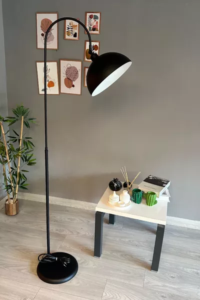 Черна подова лампа с подвижен абажур Модерен декоративен метален лампа за дневна и работен кабинет
