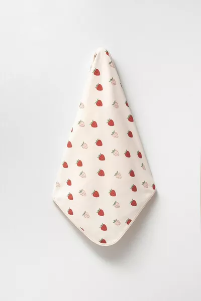 Бебешко одеяло от % памук за новородени и многопластово с печат на ягодки