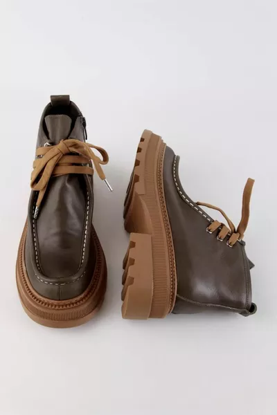 غابرييلا كاكي جلد طبيعي أحذية نسائية