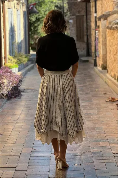 كريم اللون غير متماثل ٪ القطن بطانة تنورة