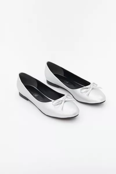 نسائي باليه مسطح القوس ماتي فضي  نمط كامل