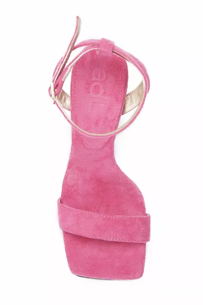 كعب رفيع بحزام رفيع