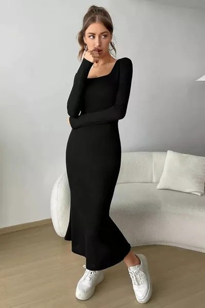 Черна дълга рокля с дълъг ръкав с квадратно деколте
