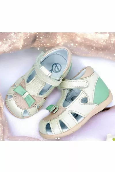 Scarpe da primo passo per neonata con suola ortopedica in pelle