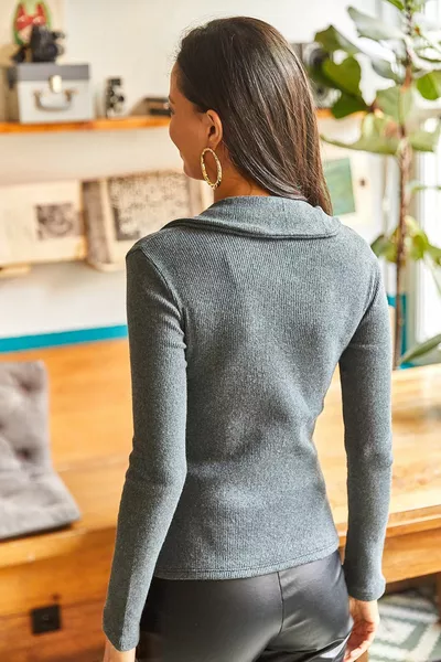 Camicetta canotta con collo alto antracite da donna 