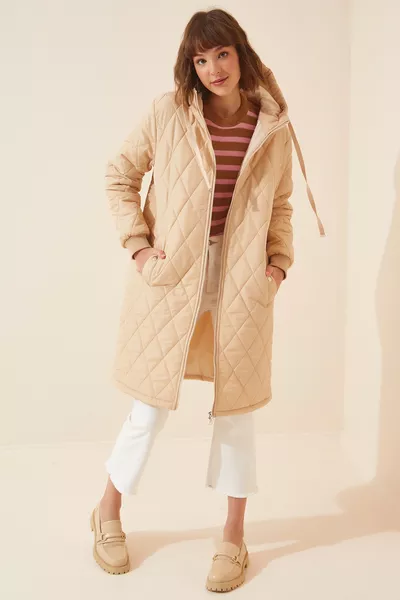 Manteau matelassé à capuche crème pour femme 