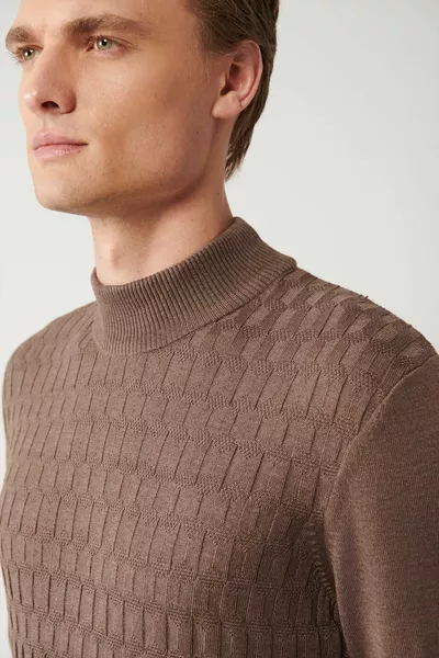 Lichtbruine gebreide trui voor heren, Halve coltrui, Front getextureerd katoen, Regular fit 