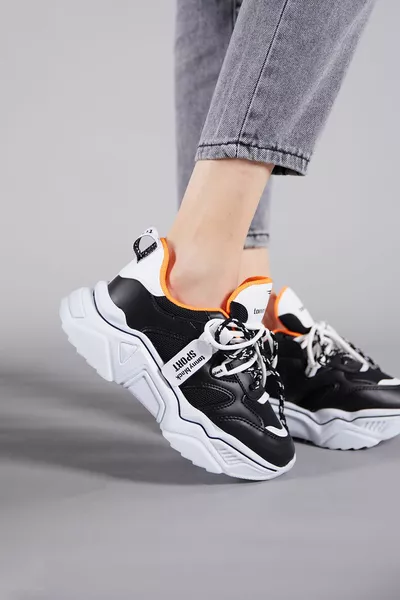 Women's Black & White Sneakers Tbkpl