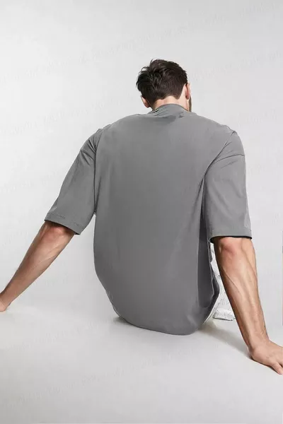 تي شيرت Shaas رمادي كبير الحجم للرجال