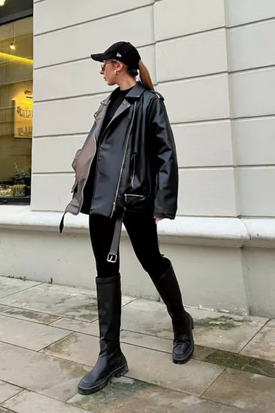 Женская длинная байкерская кожаная куртка оверсайз