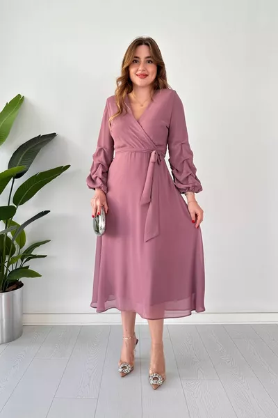 Robe en mousseline de soie longueur midi poudre