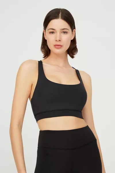 Черный легкий спортивный бюстгальтер с покрытием с поддержкой спины