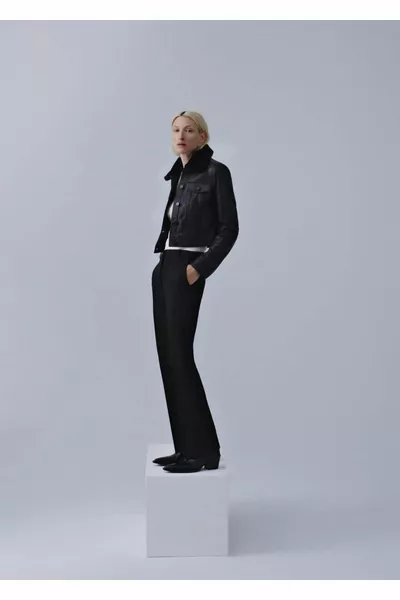 أحذية الكاحل الجلدية المدببة