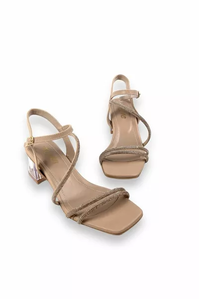 ينسا للسيدات صندل كعب منخفض شفاف 5 سم 