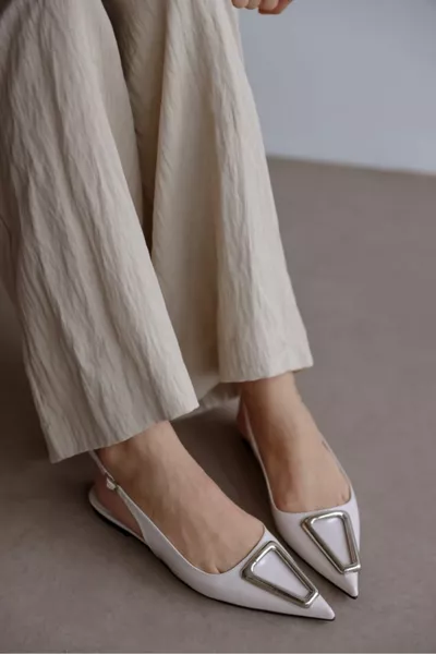 Trigon ملحق مفصل مدبب اصبع القدم المرأة الباليه الشقق - EKRU RUGAN