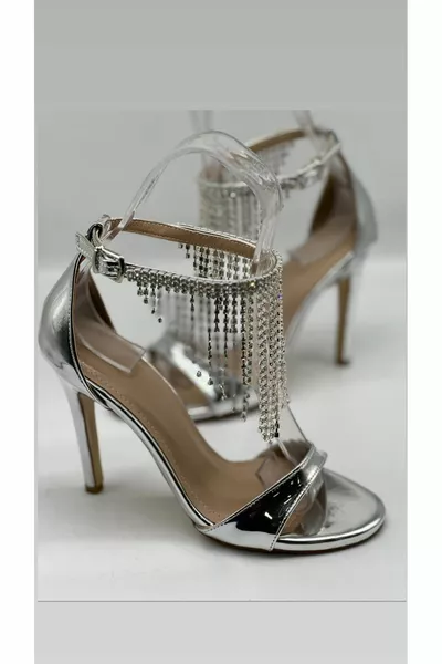 Stiletto en argent à pompons en pierre de cristal