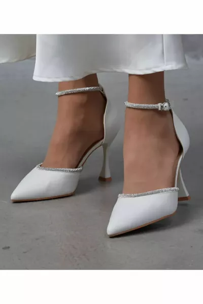 أحذية سهرة من حجر الساتان