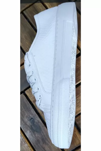 أحذية رياضية للجنسين للمشي لمسافات طويلة أبيض