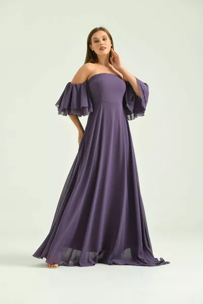 فستان سهرة طويل من الشيفون بأكمام دولاب الموازنة أو تفاصيل الأكتاف المكشوفة